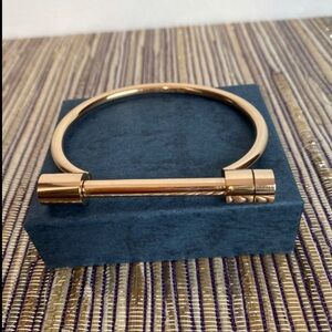 Gold bangle
